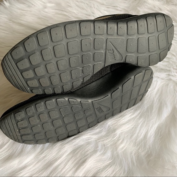 NIKE - black sneakers - Picture 6 of 9